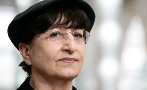 בכוורת של פירון: עדינה בר שלום ובנה של שולמית אלוני