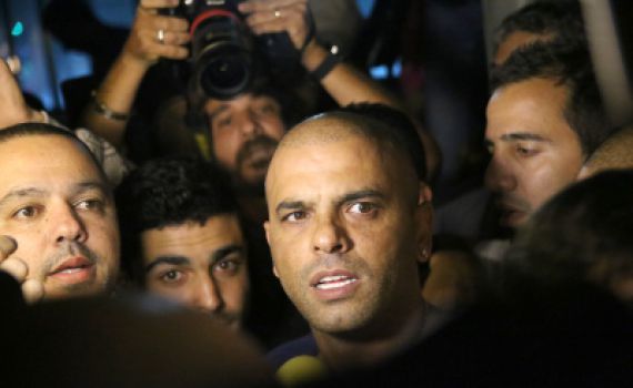 אייל גולן, ככה לזרוק הכל על אבא? מה עם כיבוד הורים?