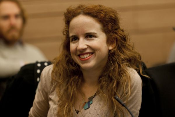 הצעת חוק: נותני שירותים יחויבו להשתמש במייל