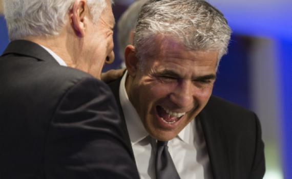 יאיר לפיד מרוצה: "החוק זהה בעצם למצע יש עתיד"