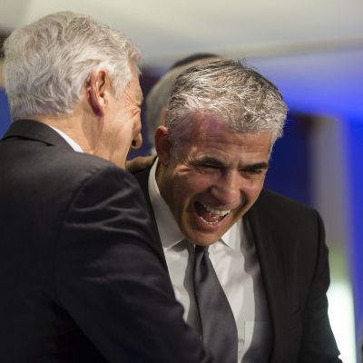 יאיר לפיד מרוצה: "החוק זהה בעצם למצע יש עתיד"