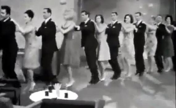 בניגוד לשמועות 'ריקוד הפינגווינים' אינו במקור מגרמניה הנאצית