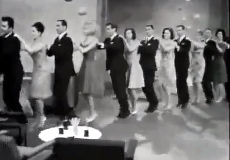 בניגוד לשמועות 'ריקוד הפינגווינים' אינו במקור מגרמניה הנאצית