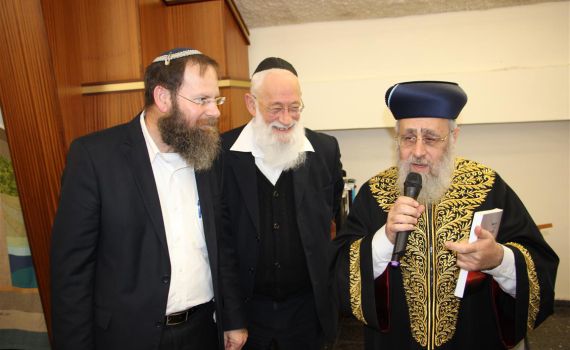 בצל הסערה: הרבנים הראשיים  מחזקים את ישיבות ההסדר