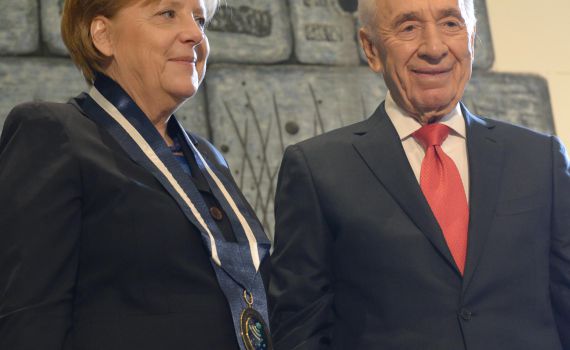 מרקל: ההתנחלויות מסכנות את המדינה הפלסטינית העתידית