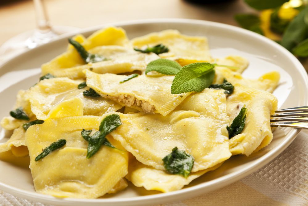 חגיגה איטלקית: מתכון לרביולי עם מגוון מילויים