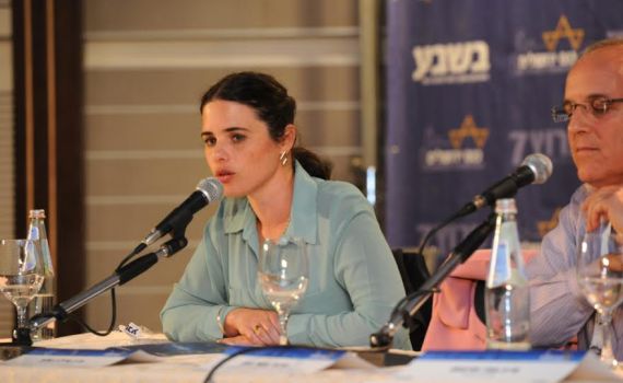 בנט ירוץ לראשות הממשלה? שקד: "הוא חותר להנהיג את עם ישראל"