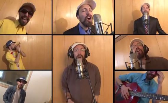 לקראת פורים: אביחי פז גרינוולד התחפש ללהקת בנים