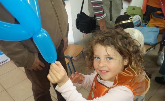 תומכים: מבקרים בקידה ומחזקים את משפחת קייזלר