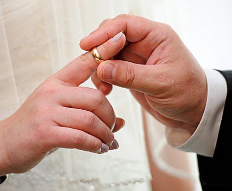 מיומנה של רווקה דתייה: אז מה עדיף, להפר או להתגרש?