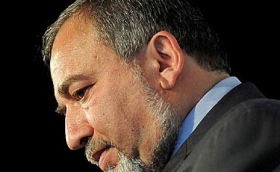 ליברמן: בגועליציה נגד החוק – טרוריסטים, חרדים ובכיינים