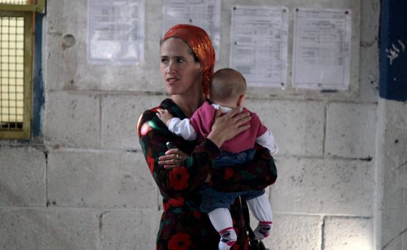 ניצחון לרבקה טייטל: השוטר המטריד יעזוב את המשטרה