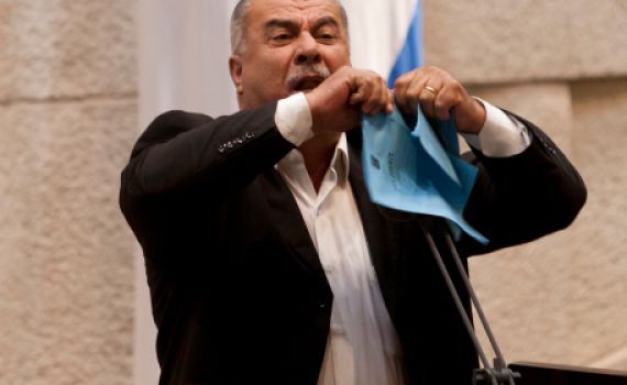 ח"כ מוחמד ברכה הורשע בתקיפת פעיל ימין