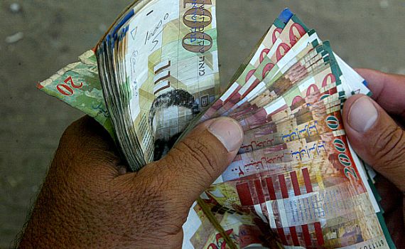 מרגש: מצא 20,000 ש"ח והחזיר לבעלים