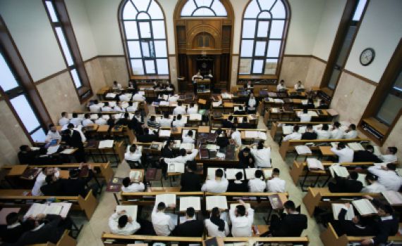 למה כשאצלנו קראו לסגור את ישיבת מיר לא הזדעקנו?