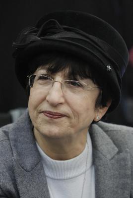 כבוד כפול: עדינה בר שלום גם תדליק משואה ביום העצמאות