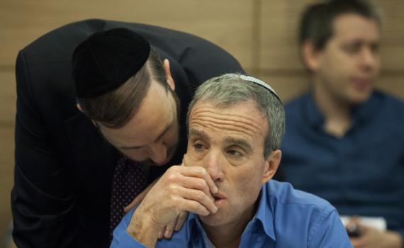 הרבנים לוחצים: לפרק את הקואליציה בגלל חוק שטרן