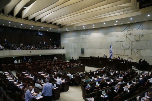 בנוכחות הקואליציה בלבד: הכנסת אישרה את חוק יסוד משאל עם