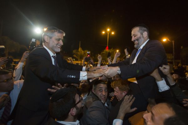 שמחה גדולה הלילה: צפו בחגיגה החרדית בבית-שמש