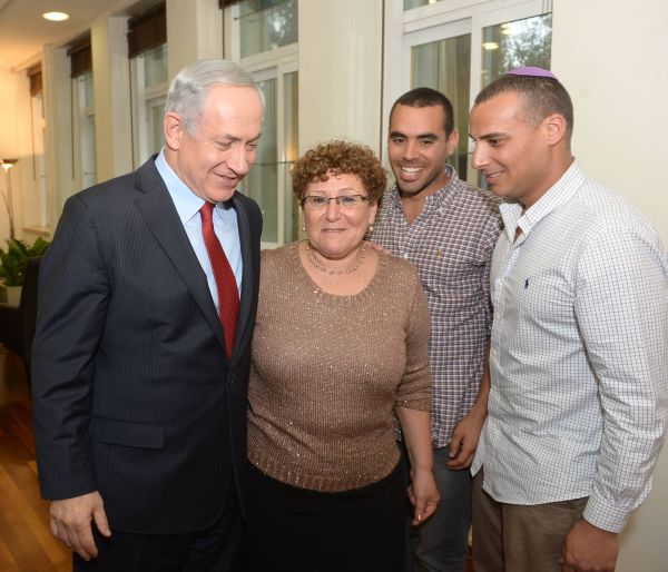 ראש הממשלה נפגש עם מרים פרץ לרגל יום הולדתה ה-60