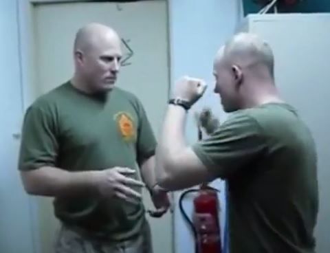 הימין בסרטון חדש: אידיוטים ללא הפסקה