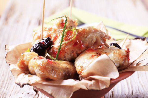 עוף בשזיפים: הילדים ילקקו את האצבעות