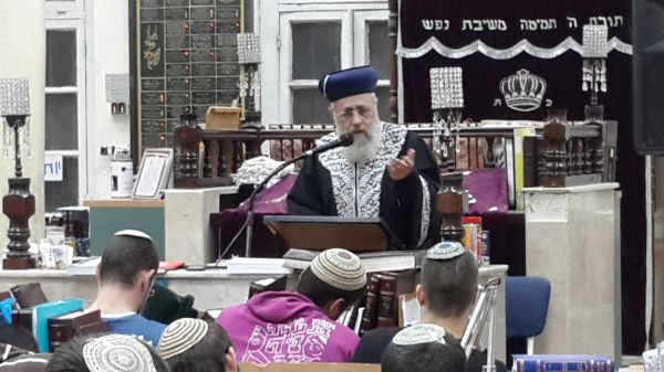 הרב יצחק יוסף: אבא היה קורא מגילה בתל אביב גם בט"ו באדר