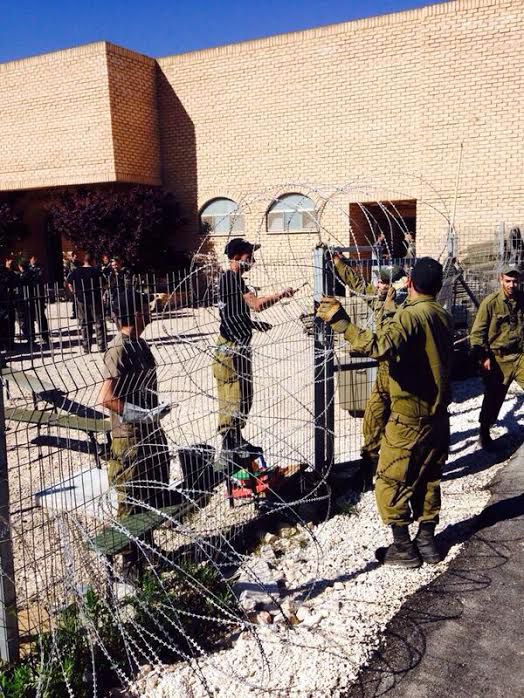 הרבנים תוקפים את השתלטות הצבא על הישיבה ביצהר