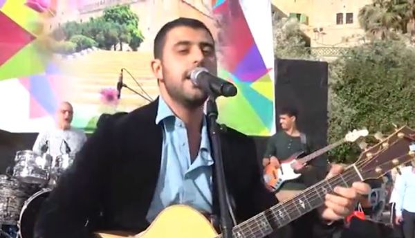 צפו: קליפ מופע פסח בחברון עם גדולי הזמר החסידי