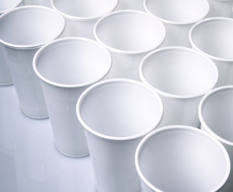 הרבנות הראשית מבהירה: אין חמץ בכלים חד פעמיים