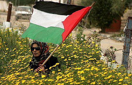 אחרי ביטול הרצאת המחבל: פעילי חד"ש הפגינו באוניברסיטה