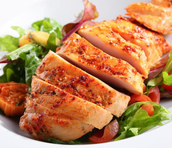 מה עושים עם השאריות של העוף? מכינים תבשיל נהדר