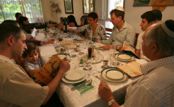 חמש דקות אמוניות: פסח הוא חג המשפחה