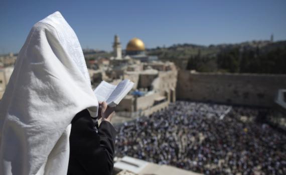 אלפים במעמד ברכת הכהנים בכותל המערבי