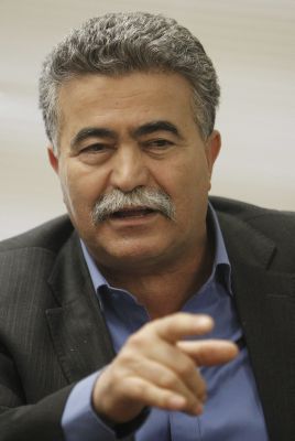 פרץ: נתניהו צריך לבחור בין הימין הקיצוני להקפאת הבנייה