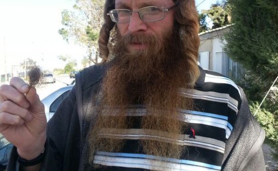 האזינו לתושב יצהר: השוטרים תלשו לי את הזקן