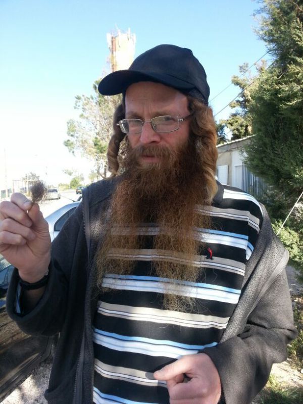 האזינו לתושב יצהר: השוטרים תלשו לי את הזקן