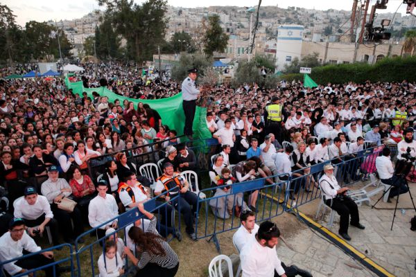 "לא נכנעים ולא בורחים": אלפי חוגגים הגיעו לחברון