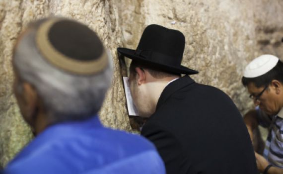 אהבת ישראל לא צריכה להיות מופנה רק כלפי החילונים