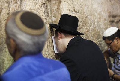 אהבת ישראל לא צריכה להיות מופנה רק כלפי החילונים