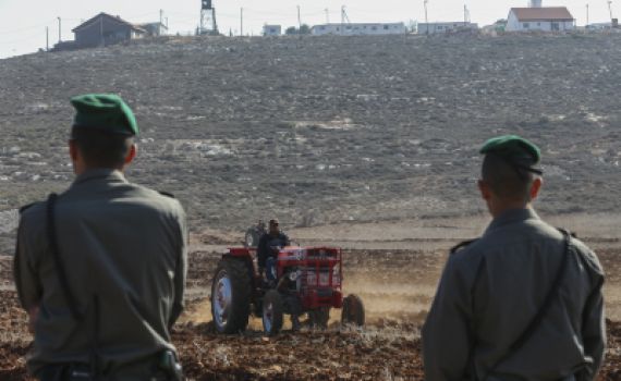 המתיישבים: הפקח של המנהל האזרחי מתנקם בנו
