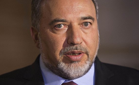 ליברמן: שמאלני התקשורת מלבים תג מחיר