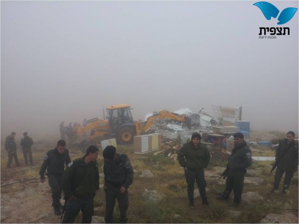 בחסות מזג האוויר: המנהל האזרחי הרס שלושה בתים במכמש