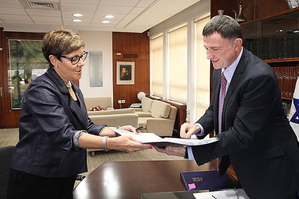 אדלשטיין אישר את המועמדים הסופיים לנשיאות