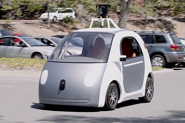 בלי הגה ובלמים: גוגל במכונית מהפכנית