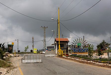 תושבת יצהר: "שוטרים איימו שיקחו את ילדיי"