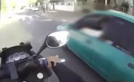 אלה ברכב: צפו ב-9 חרדים מצטופפים במאזדה קטנטנה