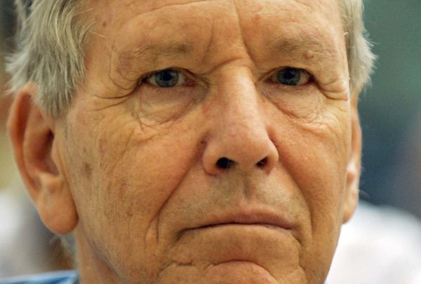 ועד מתיישבי השומרון הגיש תלונה במשטרה נגד עמוס עוז