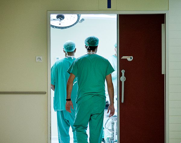 רבנים: "אסור להעדיף חולים מחו"ל על-פני חולים מישראל"