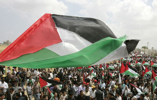 הפלסטינים: שני צעירים נהרגו מירי צה"ל